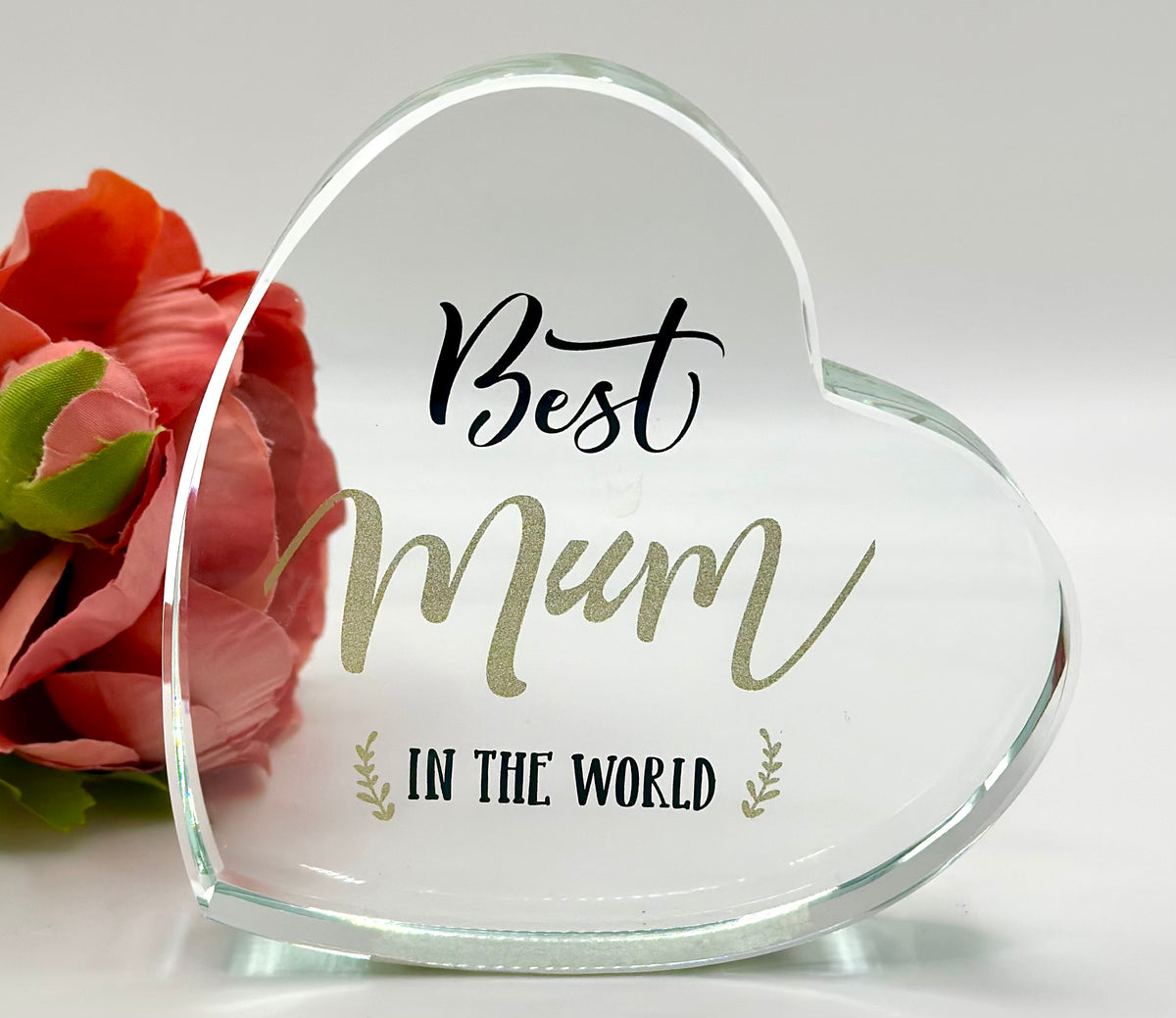 Best Mum in the World Glass Paperweight – Heart-Shaped